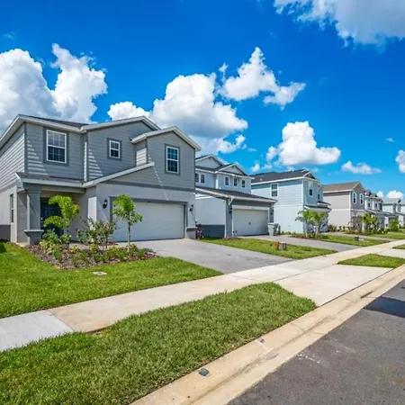 Brand New - 7 Bedrooms With Stairs Lift Chair